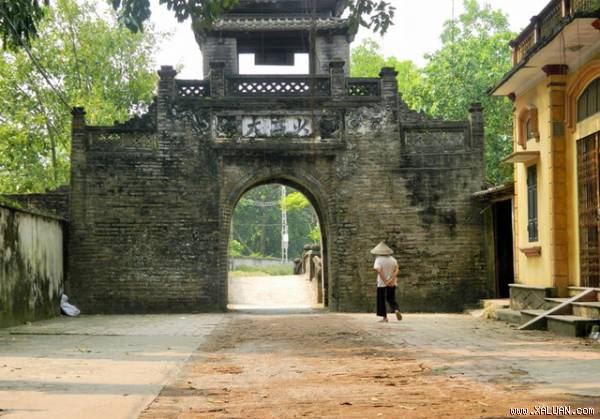  Cổng làng Ước Lễ chứa đựng cả tinh hoa hồn Việt được xây dựng từ thời Mạc, là một trong những cổng làng đẹp nhất còn lại đến ngày nay.