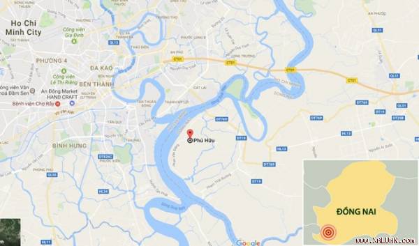 Chân trẻ em bị tháo khớp ở dưới kênh nước