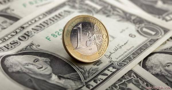Thất bại chính trị của ông Trump đẩy đồng USD giảm giá