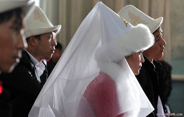 Kyrgyzstan: 20.000 phụ nữ là nạn nhân hủ tục ‘cướp vợ’ mỗi năm