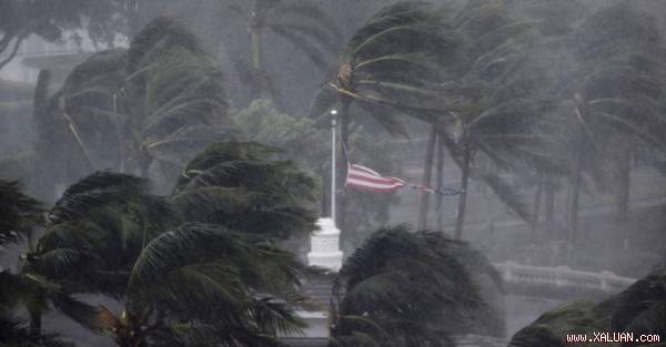 Bão Irma tràn qua Naples, Florida, hôm 10/9. Ảnh AP