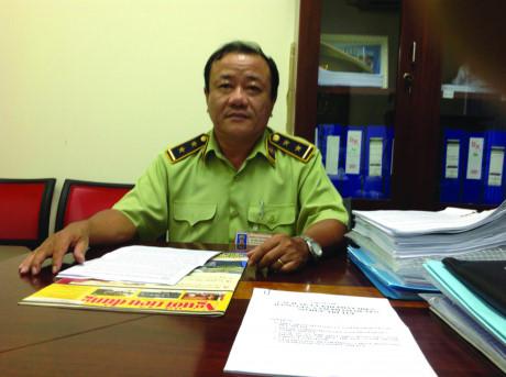 &Ocirc;ng Nguyễn Th&agrave;nh Phương - Trưởng Ph&ograve;ng tổng hợp QLTT TP.HCM. (Ảnh: Xu&acirc;n Trinh). H&agrave;ng giả qu&aacute; tinh vi!