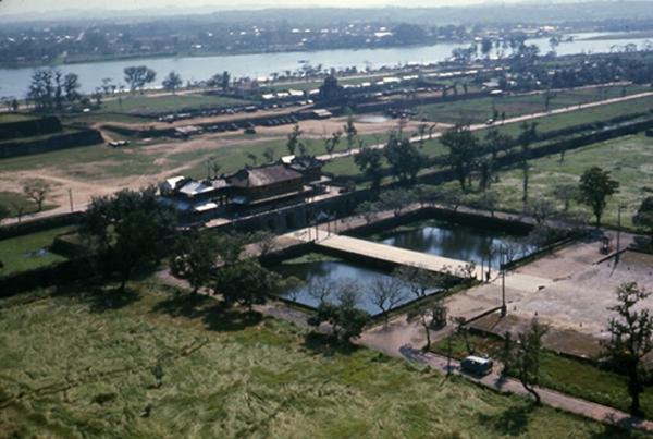 Vẻ đẹp kỳ vĩ của Cố đô Huế 1969 nhìn từ máy bay - Hình 6