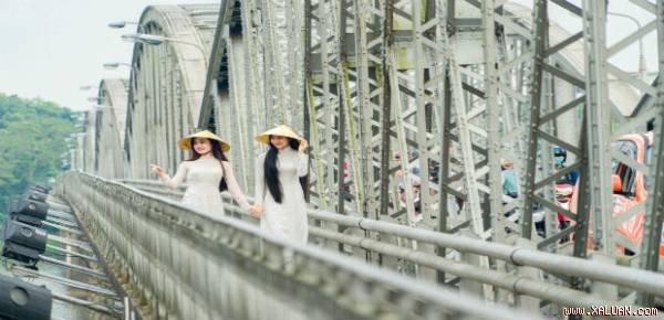 Cây cầu thế kỷ của xứ Huế