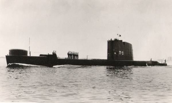 Tàu ngầm INS Dakar trước khi ra khơi. Ảnh: Wikipedia.