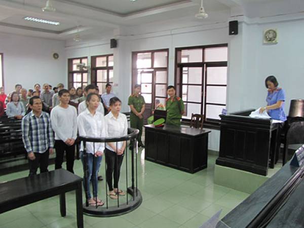 Quang cảnh phiên tòa.