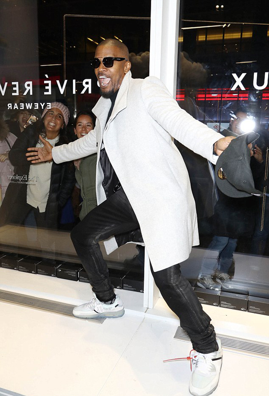 [Image: katie13-3289-1512462532.jpg]