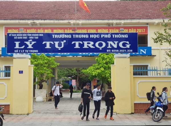 Khánh Hòa: Học sinh lớp 12 kiểm tra lại sau nghi vấn lộ đề thi