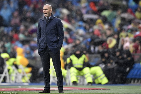 HLV Zidane đang chịu nhiều áp lực vì phong độ của Real