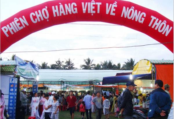 Khánh Hòa: Khai mạc phiên chợ Hàng Việt về nông thôn điều kiện cho bà con mua sắm Tết