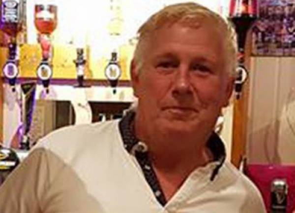 Ông Nick đã từng bị xất huyết não vì uống quá nhiều nước tăng lực.