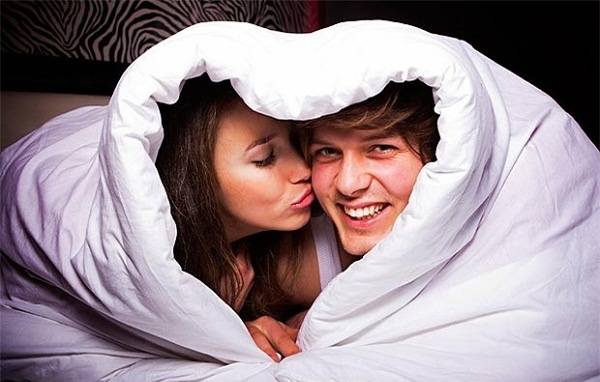 Ngày Tết đoàn tụ, các cặp đôi càng hạnh phúc hơn khi cùng ủ ấm cho nhau