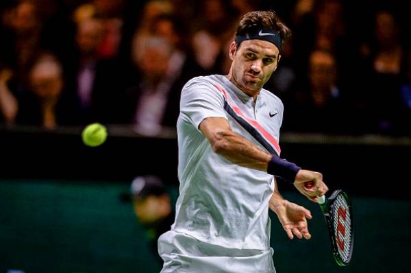 Federer trở lại ngôi số 1 thế giới ở tuổi 36