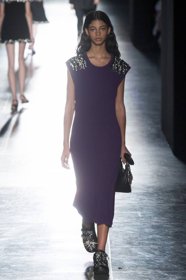 Mẫu giày xoắn ốc gây sốt tại tuần lễ thời trang 2018