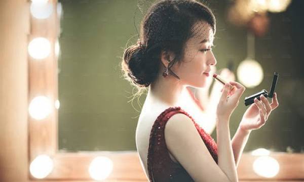 Bạn gái lẳng lơ nhưng rất sợ mất tôi