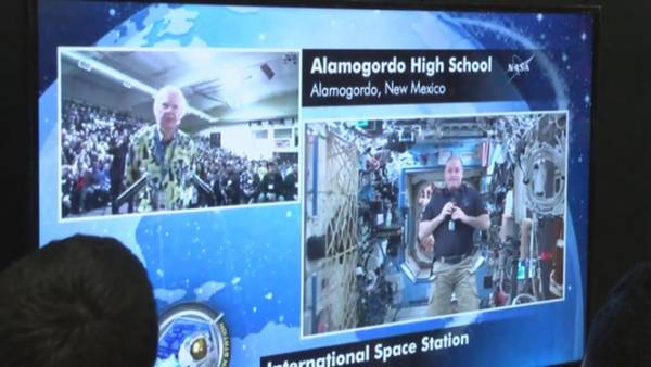Các học sinh bang New Mexico (Mỹ) có cơ hội để đời khi trò chuyện với phi hành gia trên ISS NASA