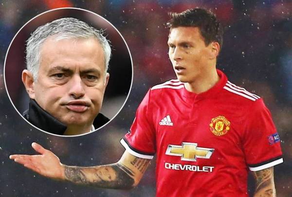 Victor Lindelof muốn HLV Mourinho cho mình nhiều cơ hội đá chính hơn.