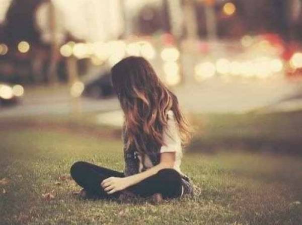 Tin nhắn với cô gái lạ trong điện thoại của bạn trai khiến tôi rối trí