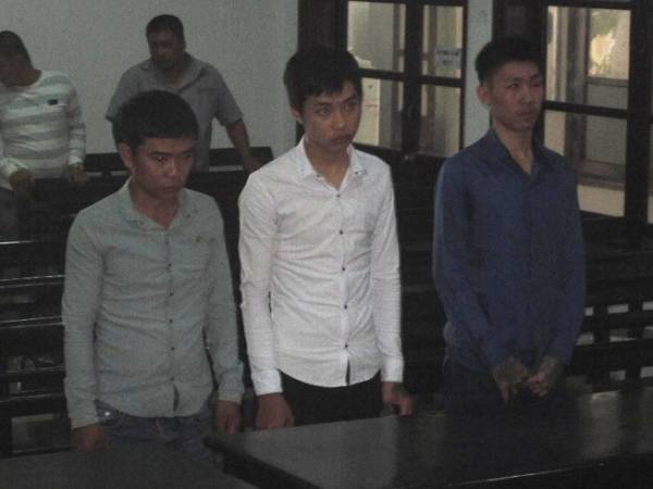  Ba bị cáo tại tòa
