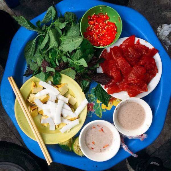 Các món cuốn ngon nức tiếng ăn mùa nóng trên phố Hà Thành