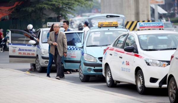 Các hãng Taxi truyền thống ở Hà Nội đang xây dựng một phần mềm chung trong bối cảnh lo ngại Grab độc quyền sau khi mua Uber.