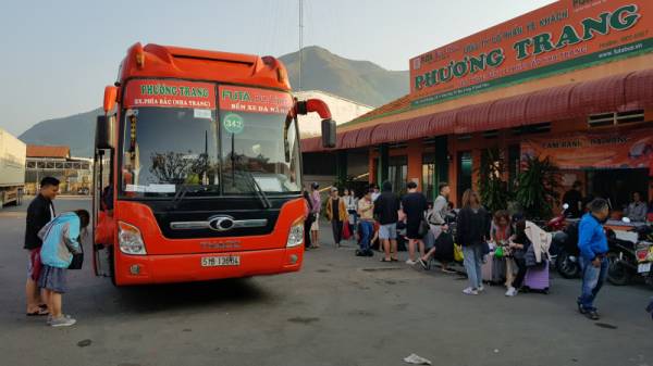 Vé xe một số tuyến đến Nha Trang trong những ngày cận lễ hiện đang sốt, nhiều nhà xe thông báo đã hết vé.