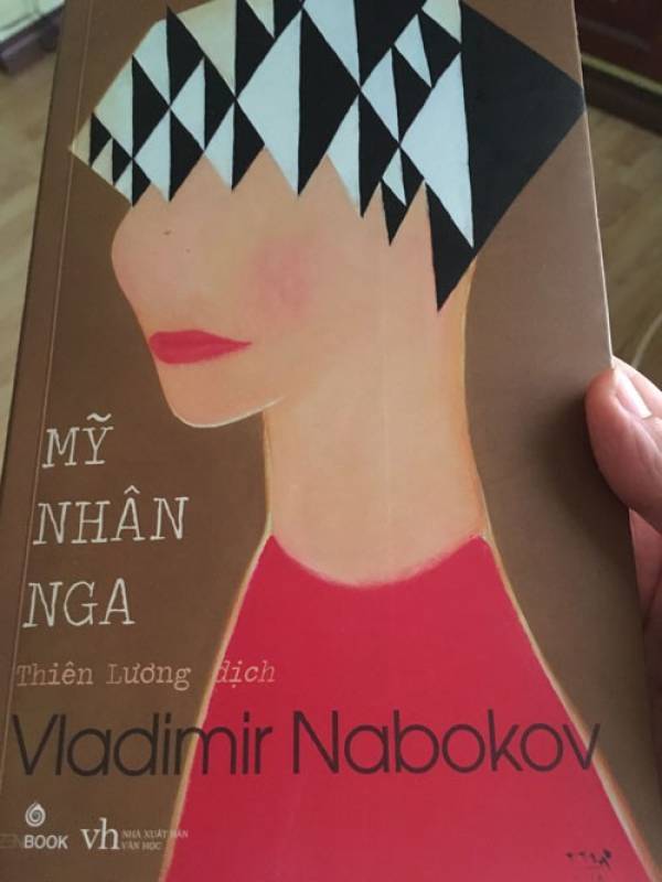 Tập truyện “A Russian Beauty“ (Vẻ đẹp Nga)Ảnh: TRẦN LÊ