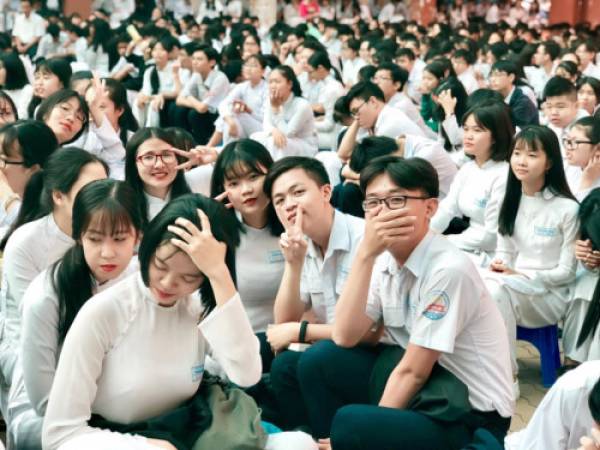 Học sinh hào hứng với buổi sinh hoạt ngoại khóa