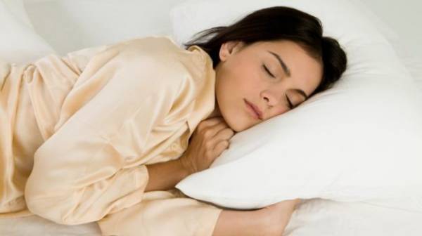 Ngủ đủ giấc để đảm bảo sức khỏe, duy trì nét tươi trẻ cho làn da