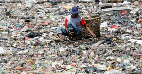 Mỗi năm thế giới thải ra môi trường hơn 300 tấn rác thải nhựa