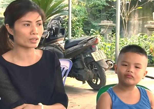 Hai mẹ con chị Vũ Thị Hương - những nạn nhân mới được phát hiện của vụ trao nhầm trẻ sơ sinh đang gây xôn xao dư luận trong những ngày gần đây.