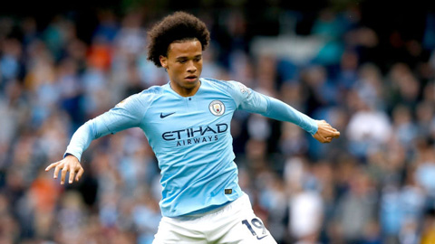 Sane, làm cha ở tuổi 22 và màn cứu chuộc trước Fulham