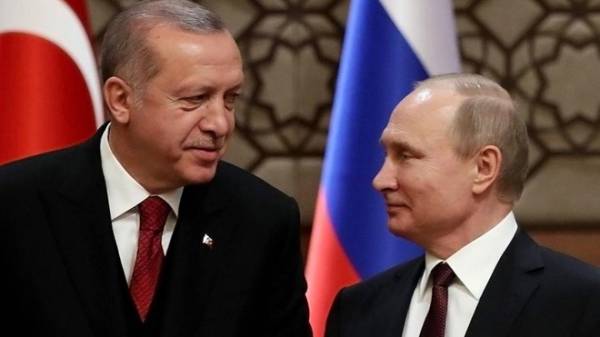Tổng thống Nga Vladimir Putin (phải) sẽ thảo luận với người đồng cấp Thổ Nhĩ Kỳ Recep Tayyip Erdogan.