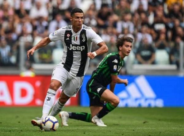 Ronaldo khai hỏa, Juventus thắng nhọc nhằn Sassuolo