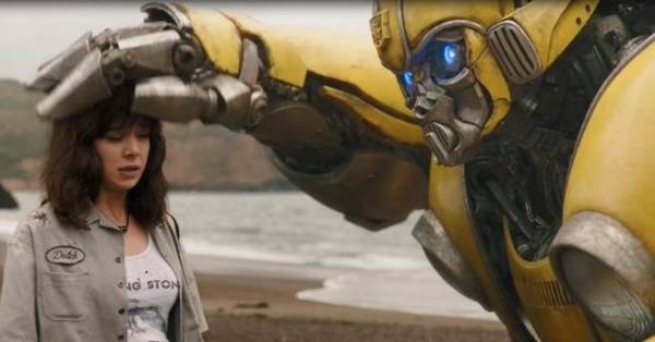 Sau khi kết thúc 5 phần của 'Transformers', Paramount vẫn tiếp tục mở rộng vũ trụ robot của họ bằng một câu chuyện riêng về chú robot vàng nghệ