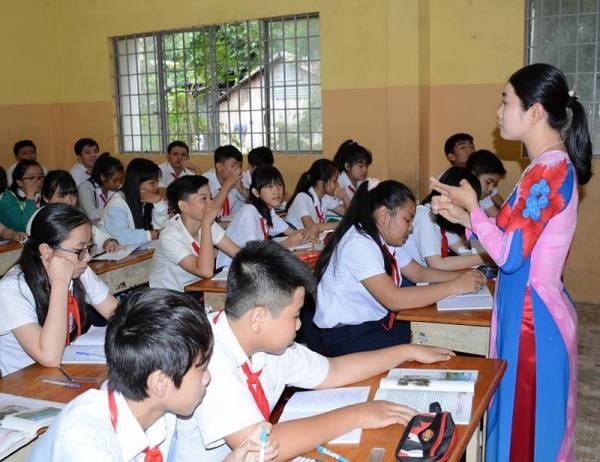 Không ít thầy cô bức xúc vì bị buộc đi học nâng ngạch giáo viên.