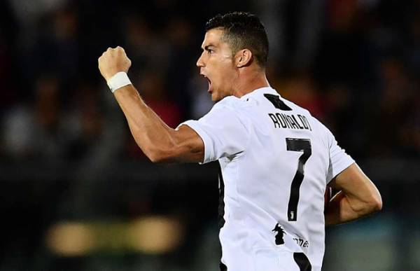 Ronaldo giải cứu Juventus: Định nghĩa siêu sao