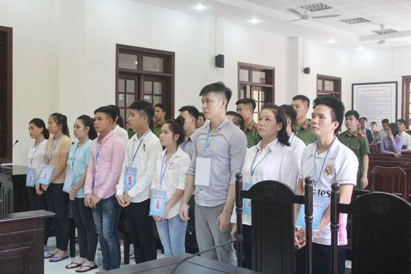Các bị cáo tại tòa.