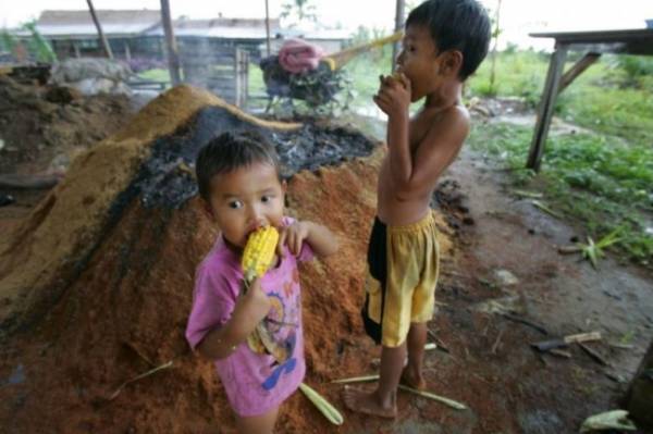 Đông Nam Á vật lộn với tình trạng còi cọc và thiếu máu