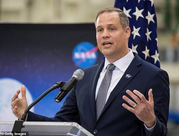 Giám đốc NASA Jim Bridenstine công bố người lên sao hỏa đầu tiên là phụ nữ