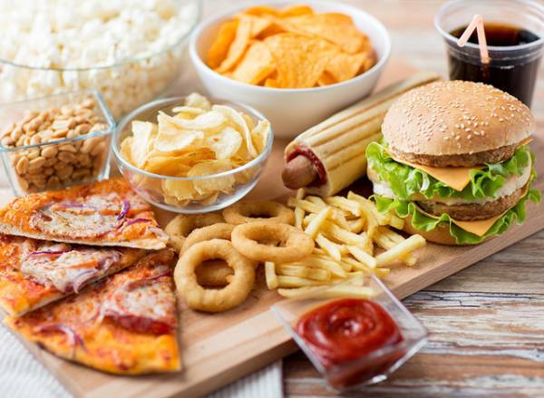 Tác hại của việc ăn nhiều thức ăn nhanh có thể bạn chưa biết