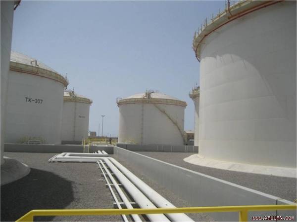 Giá dầu tăng trở lại bất chấp dư cung