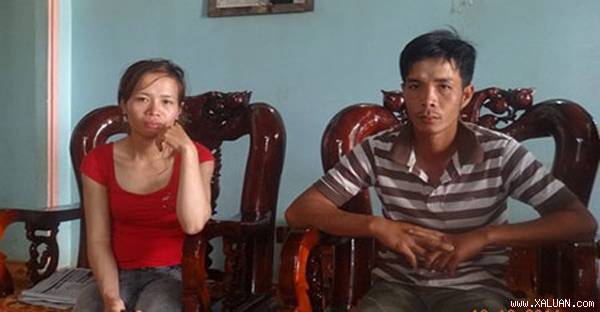 Vợ chồng anh Công, chị Trang kể lại sự việc.