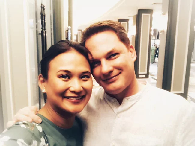 Cả hai thường xuyên chia sẻ khoảnh khắc hạnh phúc đời thường bên nhau.