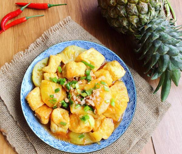 Món đậu phụ sốt dứa là món ngon nên thử làm để đổi vị cho bữa trưa của gia đình bạn (Ảnh: VnExpress)