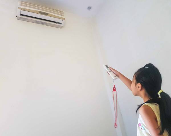 Giá tiền điện tăng vọt khiến nhiều gia đình không dám sử dụng điều hoà, máy giặt, tủ lạnh... ẢNH: HUY ĐẠT