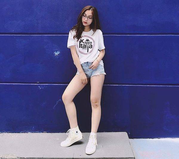 Nhật Lê diễn quần 5cm khắp mọi nơi.