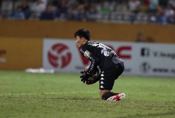 Bùi Tiến Dũng đang trải qua ngày tháng khó khăn ở CLB Hà Nội