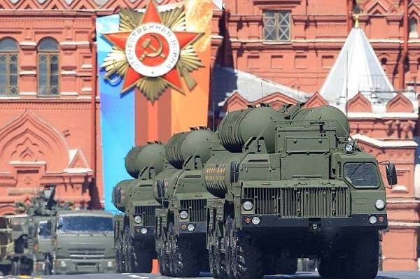 Hệ thống tên lửa phòng không S-400 của Nga