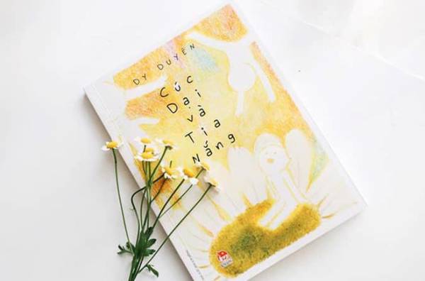 Sách Cúc Dại và Tia Nắng. Ảnh: DD